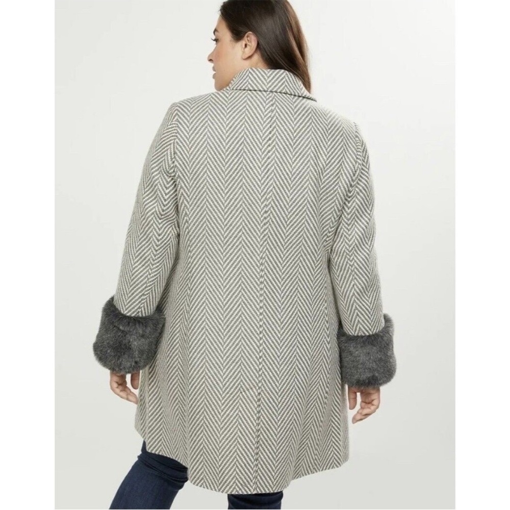 Lane Bryant NEW Herringbone Coat With Faux Fur Cuffs Size 18/20 - Picture 3 of 4